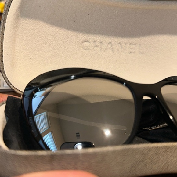 Chanel Butterfly Sunglasses 5377 Black - Picture 3 of 4